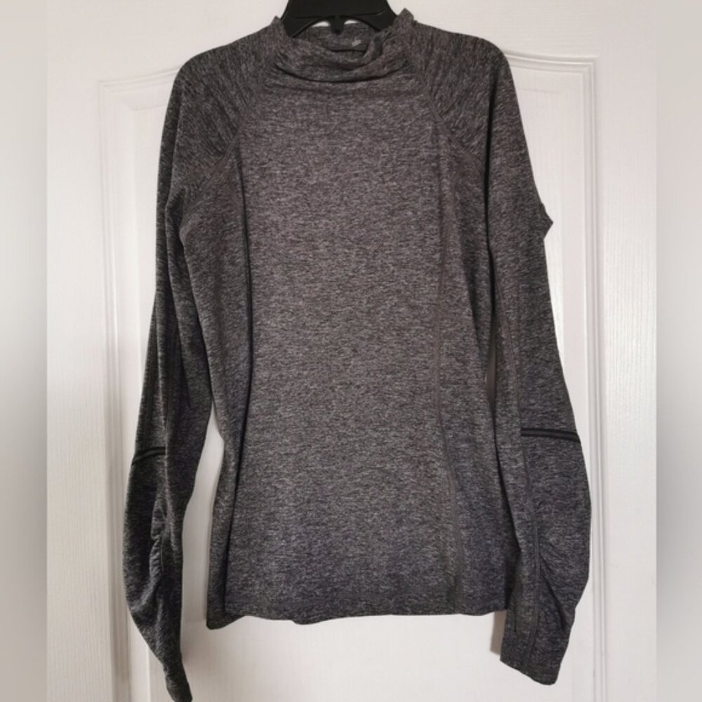 Lululemon Long sleeve tshirt Gray Ptp 18 size Medium Great pre worn conditio